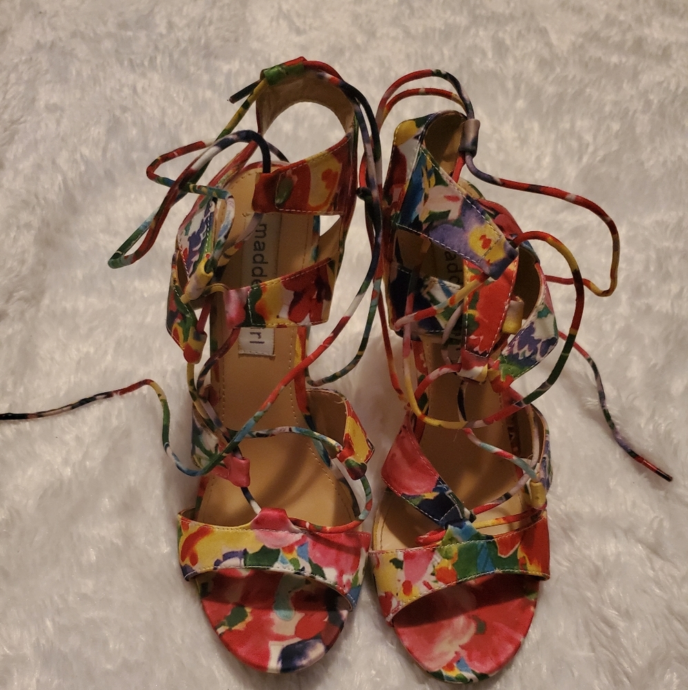 Women's shoes